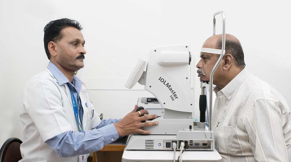 IOL-master-test-for-cataract